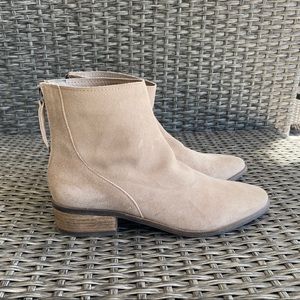 Dolce Vita Booties in Size 8.5 Tan